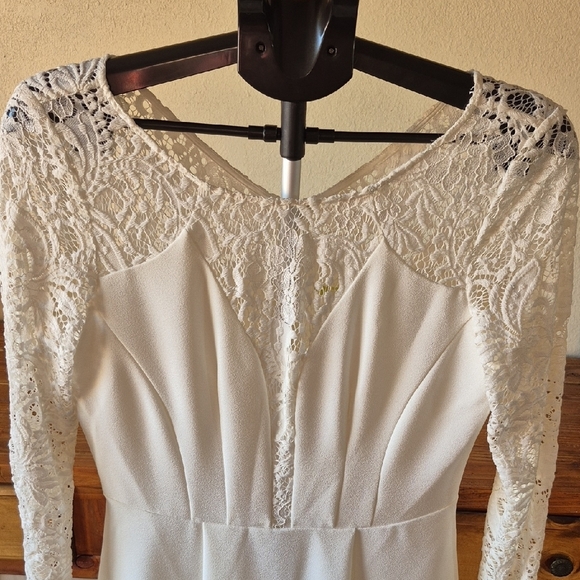 HOLIDAY SALE Gianni Bini White Cream Elegant Party Dress - Picture 2 of 6